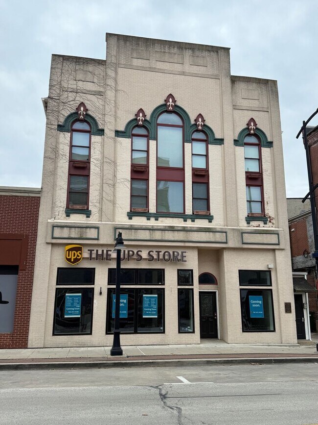 Building Photo - 135 E Prairie Ave