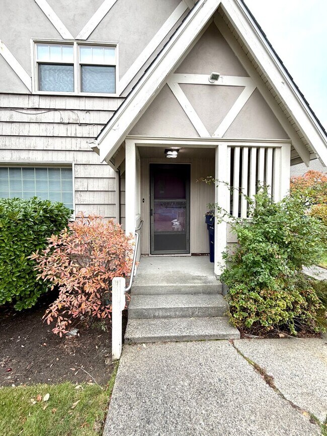 Foto del edificio - Desired Neighborhood! 3bd 1ba w/new flooring