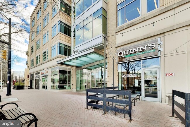 Building Photo - 1722 N Quinn St