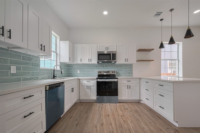 Building Photo - 1014 13th St