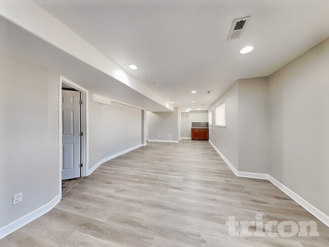 Foto del edificio - 24881 E Euclid Pl