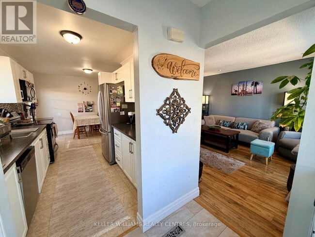 Building Photo - 51 Manor Crescent