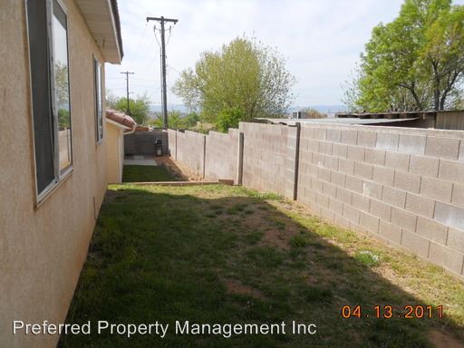 Foto del edificio - 2099 E Middleton Dr