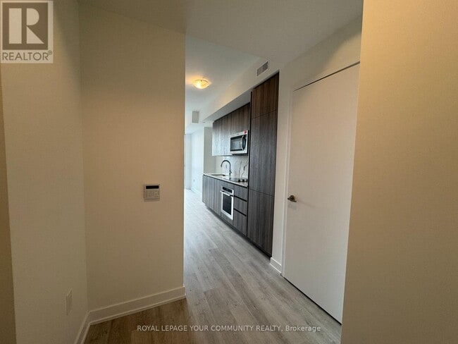 Building Photo - 15 Richardson St