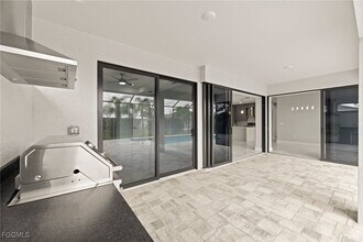 Building Photo - 2829 SW 25th Pl