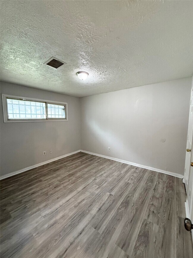 Foto del edificio - 3411 Drew St