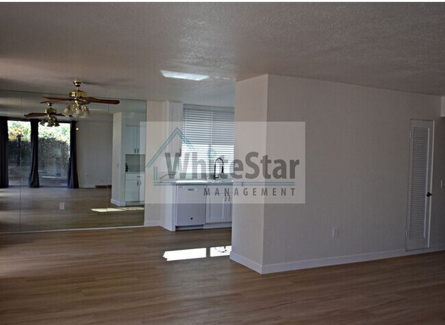 Building Photo - 73385 Shadow Mountain Dr