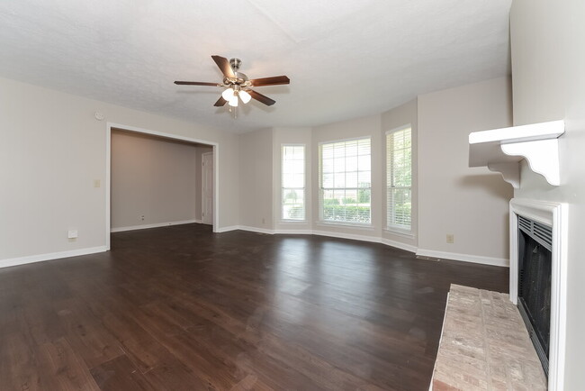 Building Photo - 1005 Waters Edge Cir