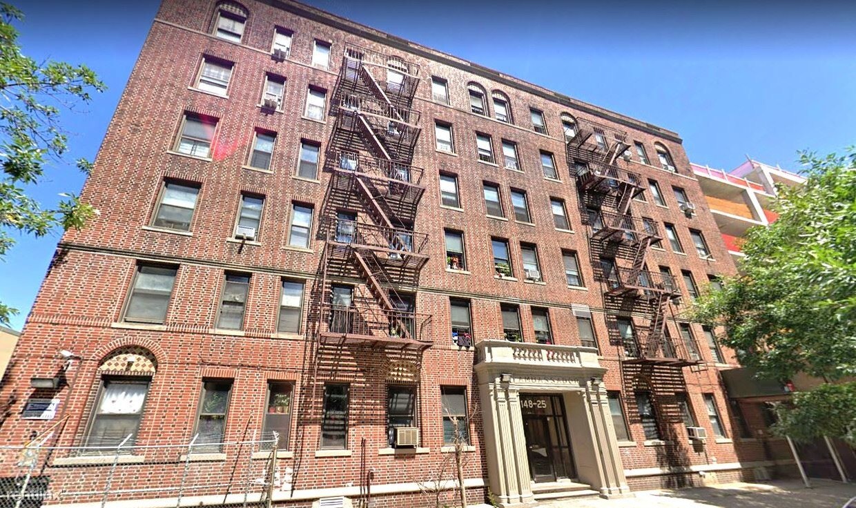 Primary Photo - Studio, 1 bath Apartment - 14825 88th Ave 1A