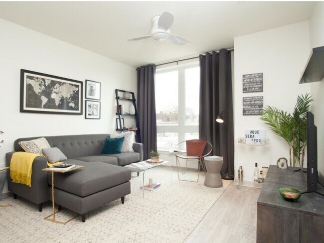 Foto del edificio - Modern/Spacious 2 BR!