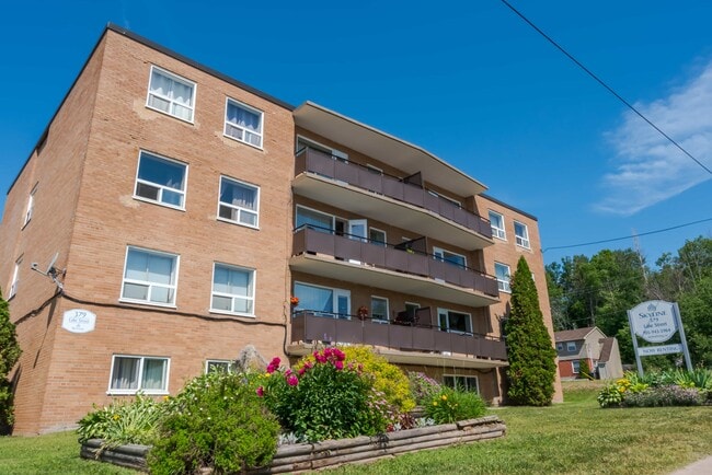 Building Photo - Lake Street Apartments
