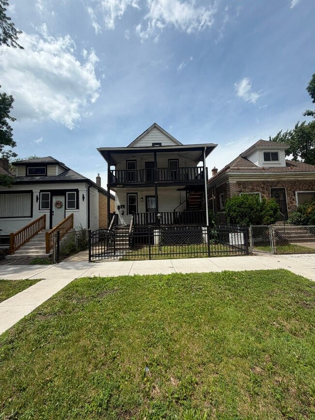 Building Photo - 4828 Melville Ave