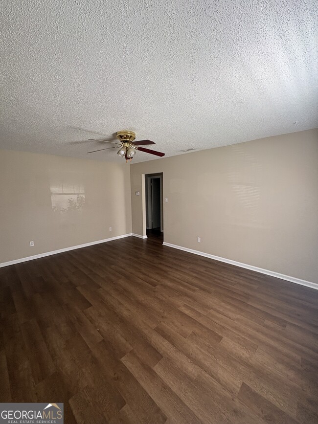 Building Photo - 853 Mission Trace Dr