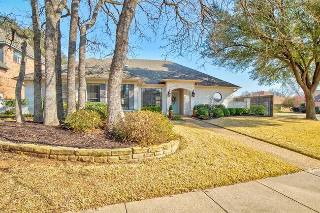 Building Photo - 2900 Creekview Cir