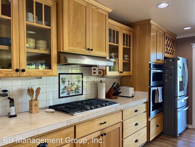 Building Photo - 4 br, 3.5 bath House - 12362 NW Coleman Drive