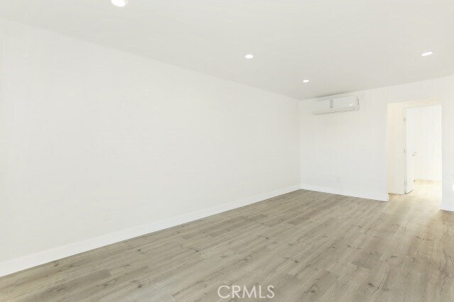 Foto del edificio - 6745 Laurel Canyon Blvd