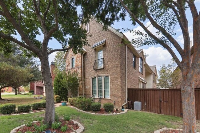 Building Photo - 241 Carrington Ln