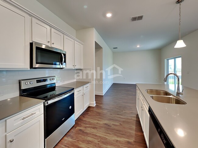 Foto del edificio - 33901 Widman Way