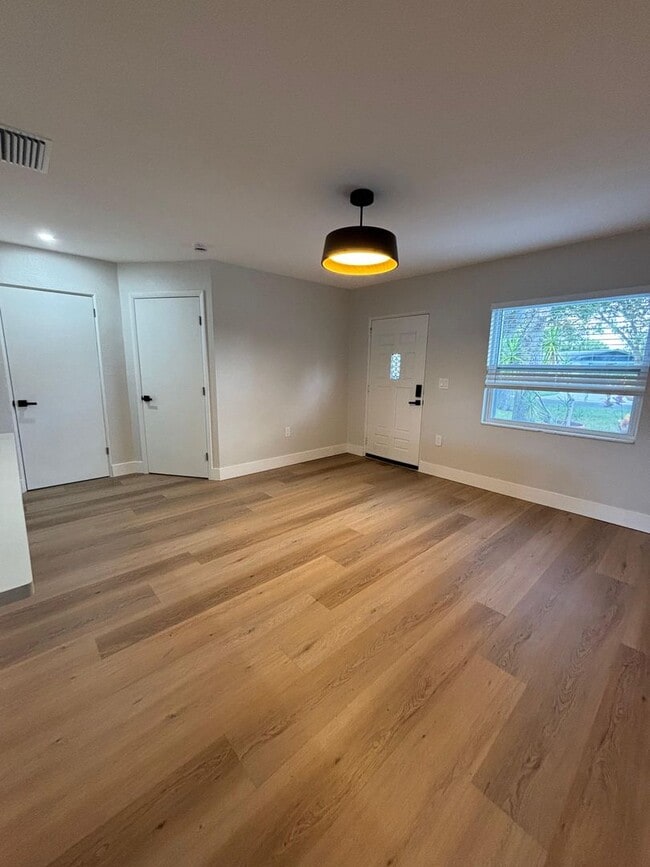 Building Photo - Fully Remodeled 3-Bedroom Home for Rent in...