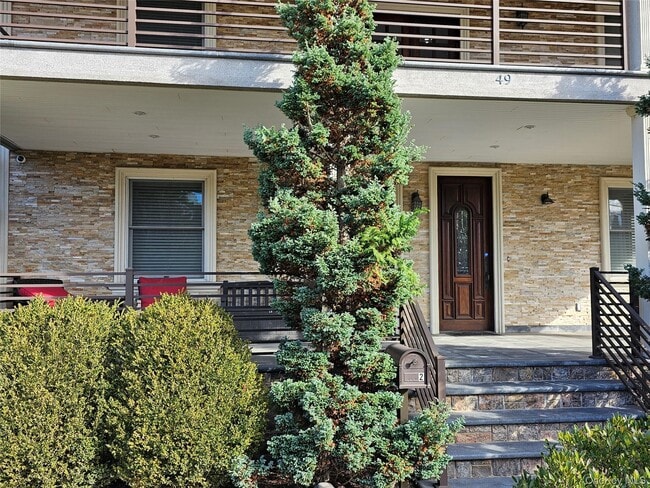 Foto del edificio - 49 Greenridge Ave