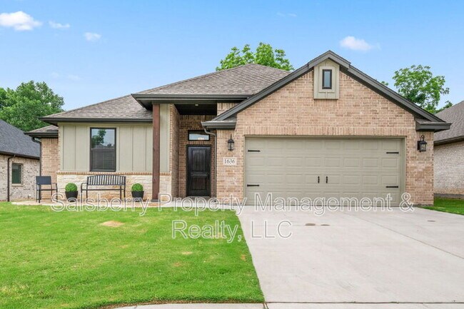 Building Photo - 1636 Town Creek Cir