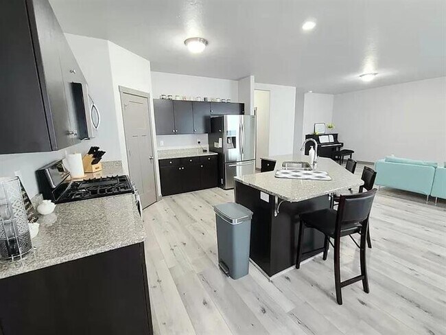 Building Photo - Affordable Villa
