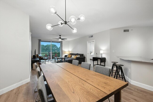 Foto del edificio - 11720 St Andrews Place
