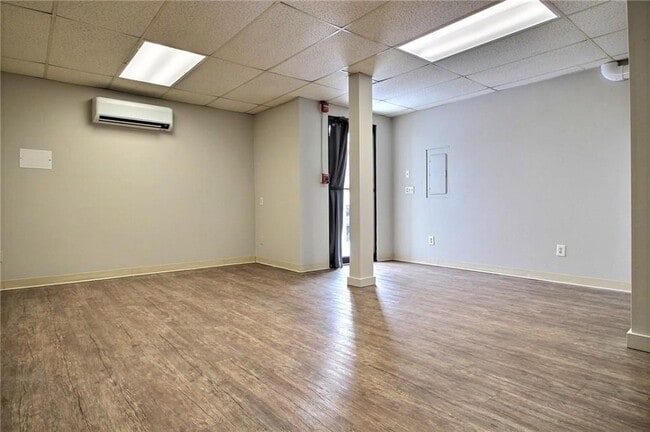 Building Photo - 55 Beach St