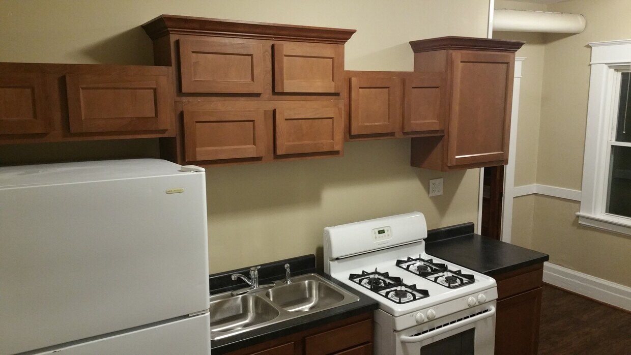 Foto principal - 798 Sherburne Ave