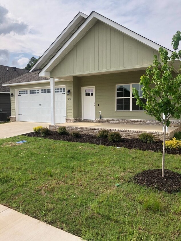 Primary Photo - PRE-LEASE 3 Bedroom, 2 Bath Home in Valley...