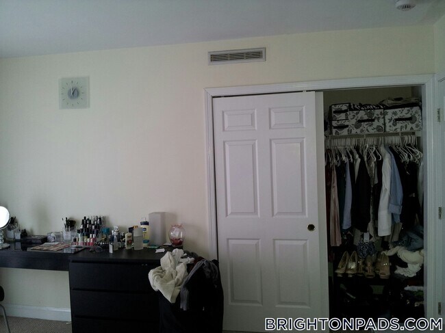 Foto del edificio - 8 Glencoe St