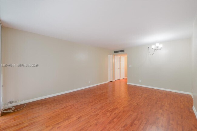 Foto del edificio - 20500 W Country Club Dr