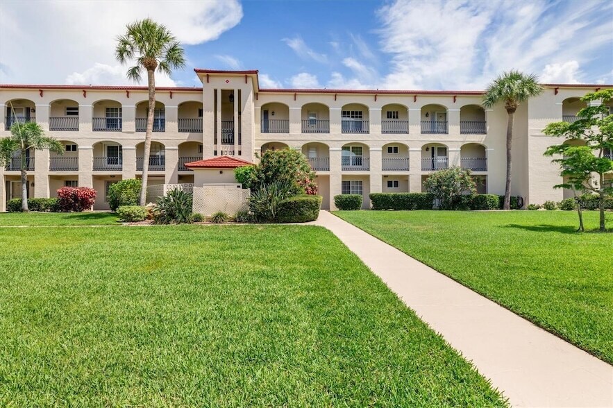 Foto principal - 1 Colony Point Dr