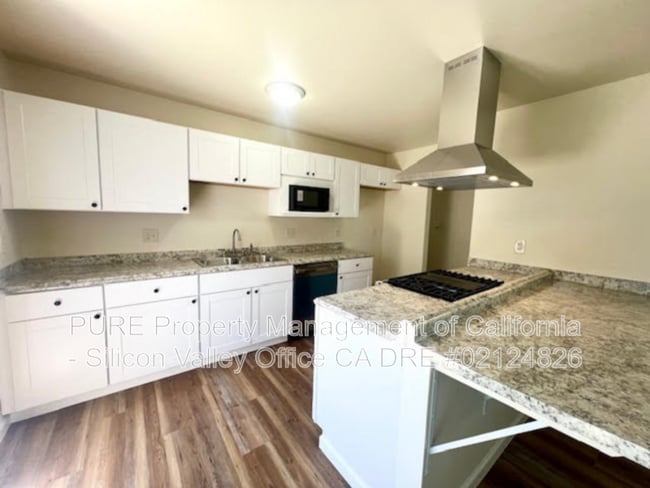 Foto del edificio - 571 Green Valley Rd