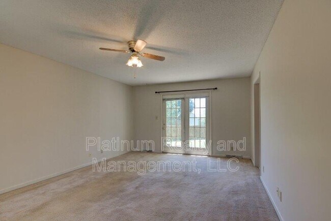 Foto del edificio - 2702 Lancashire Ct