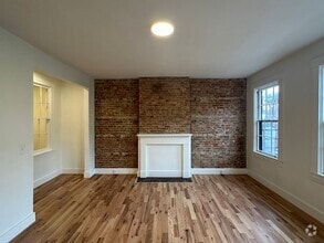 Building Photo - 1307 Main St
