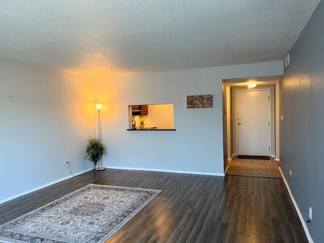 Foto del edificio - 1265 N Sterling Ave