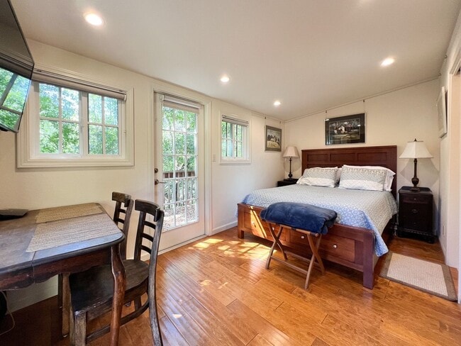 Foto del edificio - 3138 Browns Valley Rd