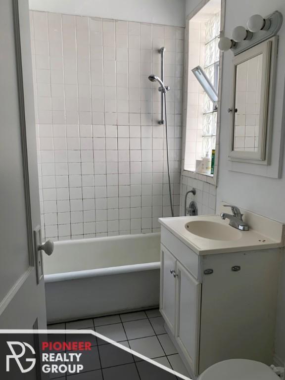Building Photo - 0 bedroom in CHICAGO IL 60614