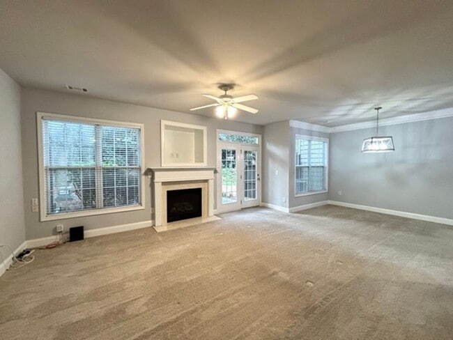 Foto del edificio - 2408 Strand Ave