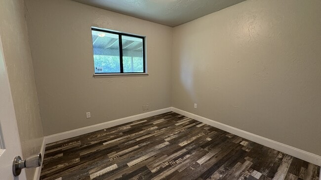 Building Photo - 7413 Drexel Ave