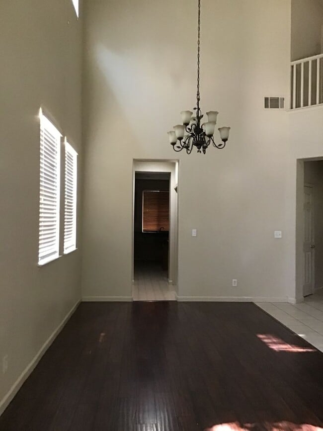 Building Photo - 2109 Buck River St
