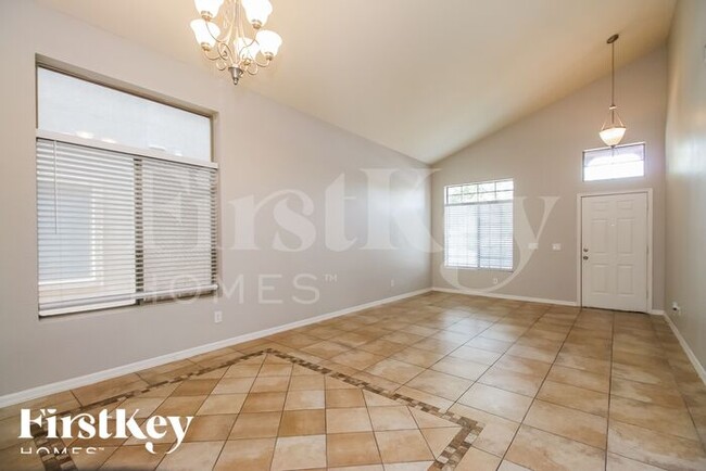 Foto del edificio - 42963 W Wild Horse Trail