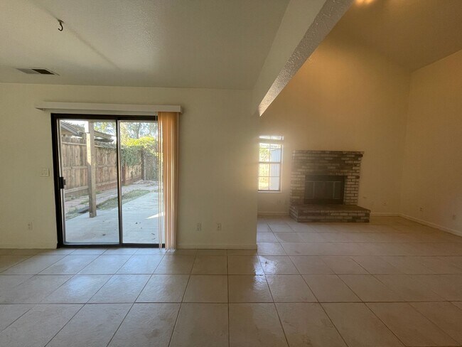 Foto del edificio - Cul de sac location. Walking distance to CSU Stanislaus