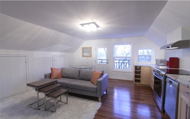 Building Photo - 403 Woodbine Av
