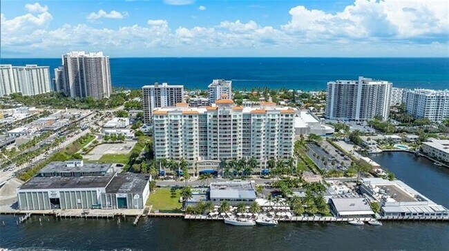 Foto del edificio - 3020 NE 32nd Ave