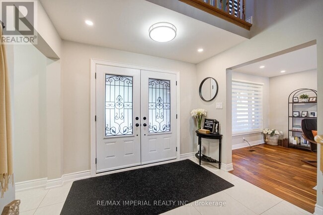 Building Photo - 147 Millard St