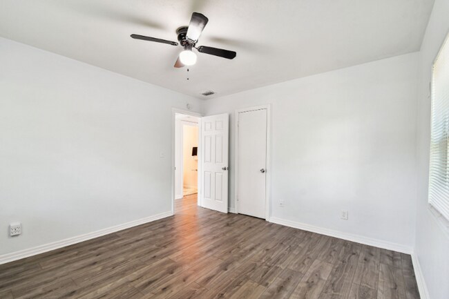 Foto del edificio - 3606 Jammes Rd