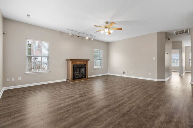Building Photo - 164 Brass Oak Dr