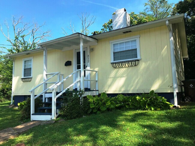 Building Photo - 2 Bed/ 1 Bath Oak Ridge
